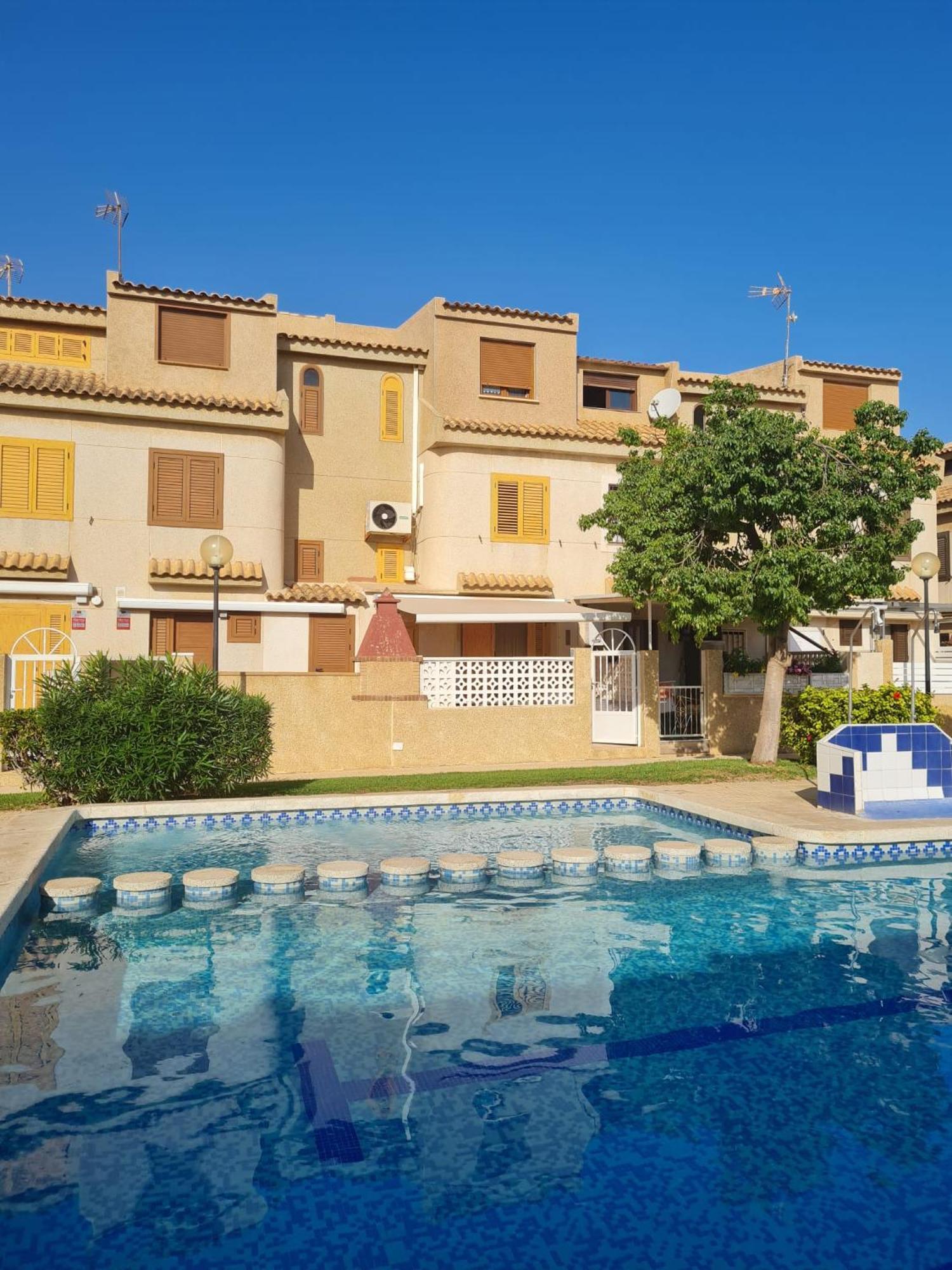 Chalet Adosado Unifamiiar Rocasol Beach Torrevieja Exterior photo